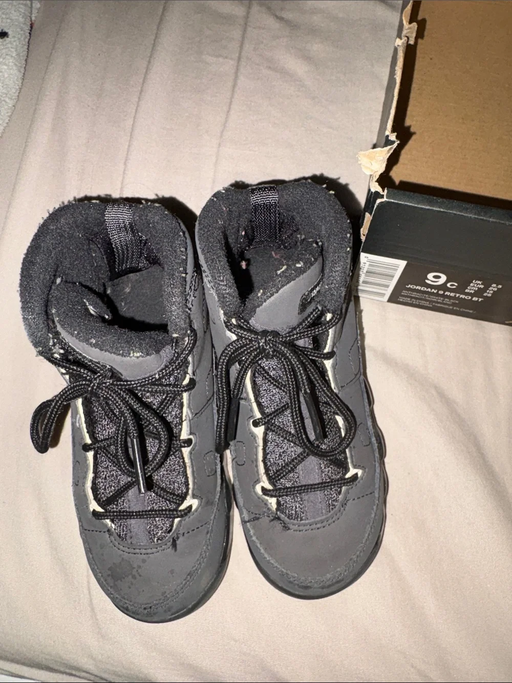Jordan Kids Black and Dark Gray Retro Low-Top Sneakers